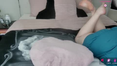 Juli Monroe online show from January 31, 2025, 3:20 am