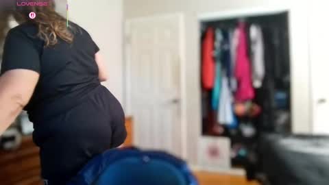 Juli Monroe online show from September 18, 2025, 3:03 pm