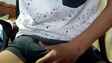 julioxxx24 online show from November 5, 2025, 3:50 am