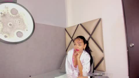 julitraviesa online show from April 10, 2026, 12:21 pm