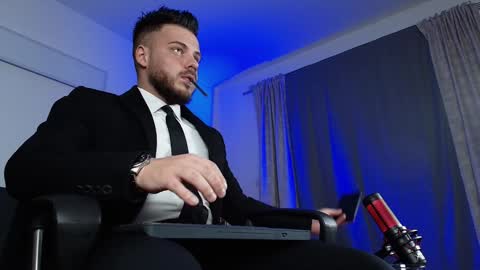 JULiUS   online show from January 27, 2025, 9:44 pm