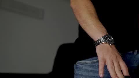 JULiUS   online show from October 12, 2025, 5:23 pm