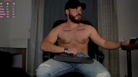 JULiUS   online show from October 27, 2025, 8:24 pm