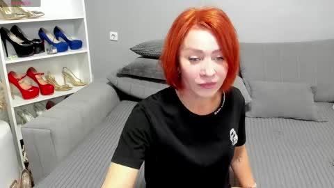 Snapshot of jullia_moor chatting on May 1, 2026, 11:42 pm jullia_moor online show from May 1, 2026, 11:42 pm