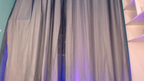 Snapshot of jullyjuicy chatting on January 6, 2025, 12:48 am Jully online show from January 6, 2025, 12:48 am