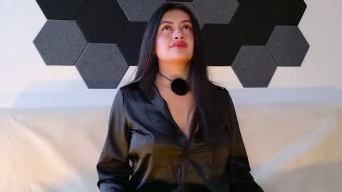 Julietha  online show from February 4, 2026, 8:47 pm