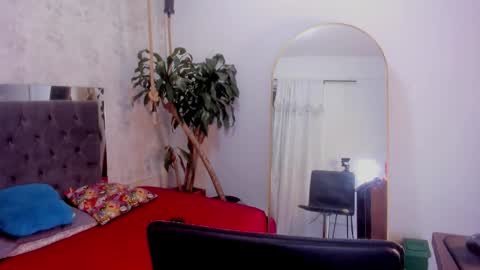 july_quinzel online show from March 10, 2026, 3:33 am