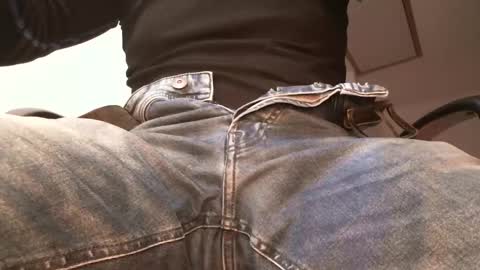 Snapshot of junction1000 chatting on February 22, 2025, 12:40 pm Gregor online show from February 22, 2025, 12:40 pm