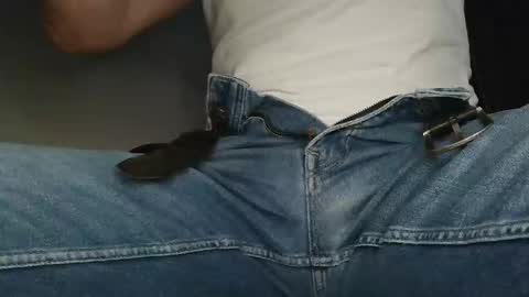 Snapshot of junction1000 chatting on December 5, 2025, 4:25 pm Gregor online show from December 5, 2025, 4:25 pm