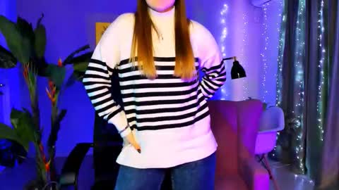 junewoods online show from December 15, 2025, 6:28 am