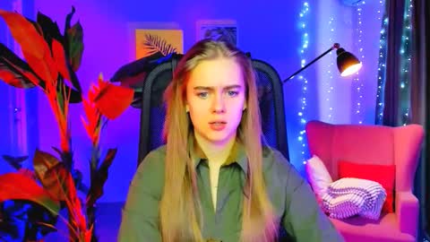 junewoods online show from February 23, 2026, 9:17 am