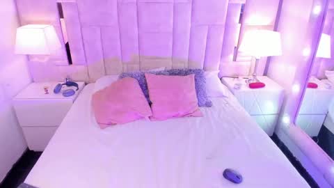 junosomnum online show from February 8, 2025, 1:00 am