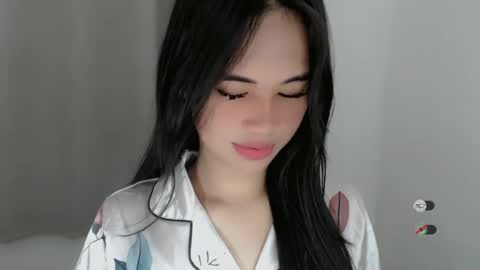 Julia online show from March 10, 2025, 1:10 pm