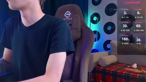 Snapshot of just_sammy chatting on October 17, 2025, 7:05 pm Samuel online show from October 17, 2025, 7:05 pm