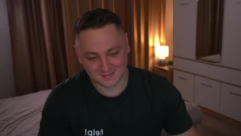 Snapshot of just_top chatting on November 4, 2025, 4:28 pm David online show from November 4, 2025, 4:28 pm