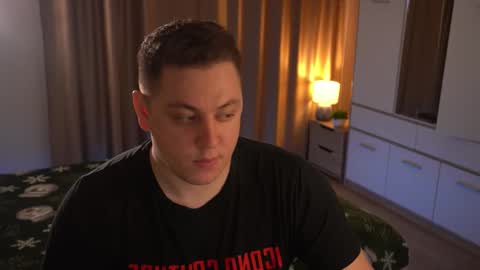 Snapshot of just_top chatting on December 21, 2025, 4:03 pm David online show from December 21, 2025, 4:03 pm