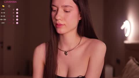 Snapshot of justbarbie_new_ chatting on September 25, 2025, 7:39 pm Katarina online show from September 25, 2025, 7:39 pm