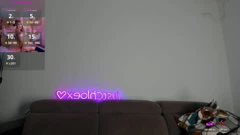 Chloe online show from October 17, 2025, 6:05 am