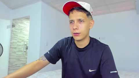 justin_biker online show from September 30, 2025, 2:44 pm