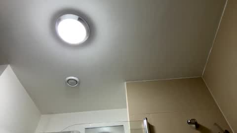 Snapshot of justin_huge chatting on October 15, 2025, 5:40 am Justin online show from October 15, 2025, 5:40 am