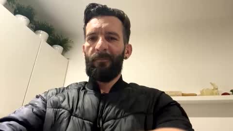 Snapshot of justin_huge chatting on October 18, 2025, 6:48 am Justin online show from October 18, 2025, 6:48 am