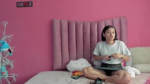 JUSTIN Y JAZMIN online show from January 24, 2025, 7:18 pm