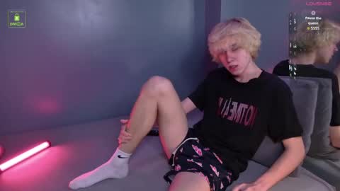 justTEEN online show from April 22, 2026, 10:17 am