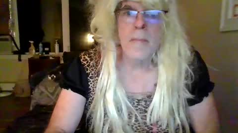 Snapshot of justinefox chatting on October 25, 2025, 11:54 pm justinefox online show from October 25, 2025, 11:54 pm