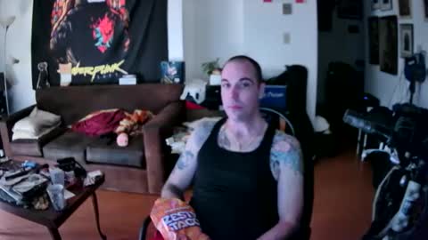 justinelsmith online show from October 19, 2025, 12:44 am