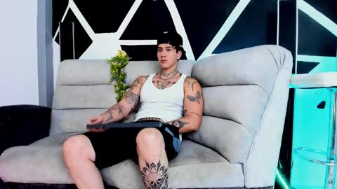 justinfuller_31 online show from October 11, 2025, 7:12 pm