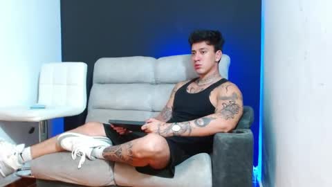 justinfuller_31 online show from April 22, 2026, 4:48 am