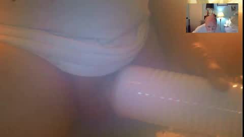 Snapshot of justjohn1012000 chatting on October 21, 2025, 12:06 pm justjohn online show from October 21, 2025, 12:06 pm