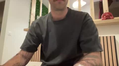 justmeandyou00 online show from February 27, 2025, 5:47 pm