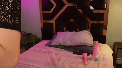 Snapshot of justmia_ chatting on July 1, 2026, 1:40 am Mia online show from July 1, 2026, 1:40 am