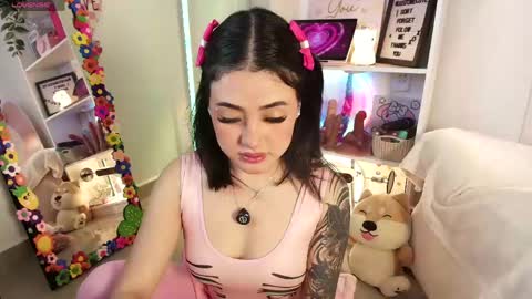 Snapshot of justonecute chatting on April 23, 2026, 11:29 pm Emy online show from April 23, 2026, 11:29 pm