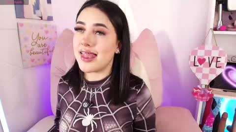 Snapshot of justonecute chatting on May 19, 2026, 2:07 am Emy online show from May 19, 2026, 2:07 am
