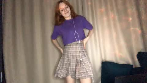 Lina online show from September 29, 2025, 7:51 pm
