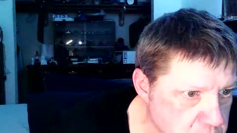 Snapshot of justsetfree chatting on December 23, 2025, 8:23 am justsetfree online show from December 23, 2025, 8:23 am