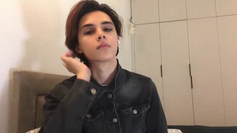 Snapshot of k0sta_32 chatting on December 29, 2024, 5:53 am  k0sta online show from December 29, 2024, 5:53 am