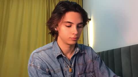 Snapshot of k0sta_32 chatting on January 21, 2025, 12:07 pm  k0sta online show from January 21, 2025, 12:07 pm