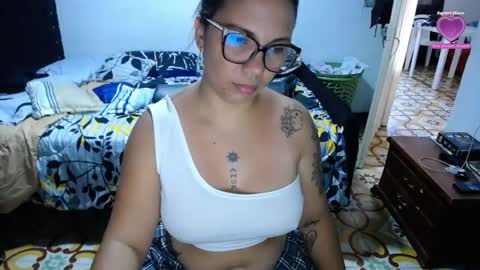 Snapshot of kaarlaa_ chatting on April 20, 2026, 6:53 pm Karla online show from April 20, 2026, 6:53 pm