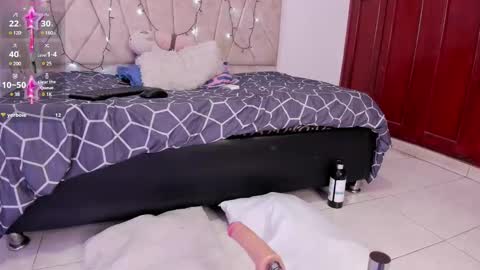 Kaela online show from December 13, 2024, 1:12 pm