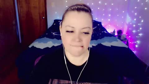 Snapshot of kaeli_day chatting on December 22, 2024, 9:09 pm Goddess Kaeli online show from December 22, 2024, 9:09 pm