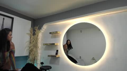 Antonella online show from October 10, 2025, 5:06 am