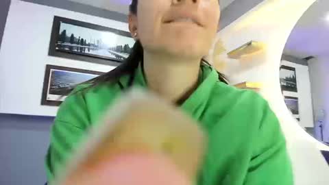 Antonella online show from March 21, 2026, 4:39 am