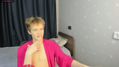 Snapshot of kai_milller chatting on February 10, 2026, 7:29 pm Kai online show from February 10, 2026, 7:29 pm