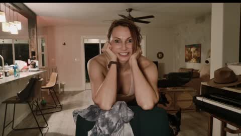 Kailee Smile online show from December 18, 2025, 4:07 am