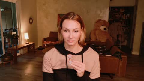 Kailee Smile online show from January 14, 2026, 3:56 am