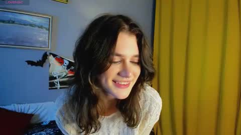 Eshley online show from October 31, 2025, 10:11 pm