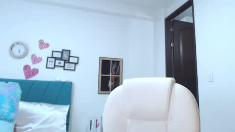 Kamilalopez online show from February 18, 2025, 10:58 pm